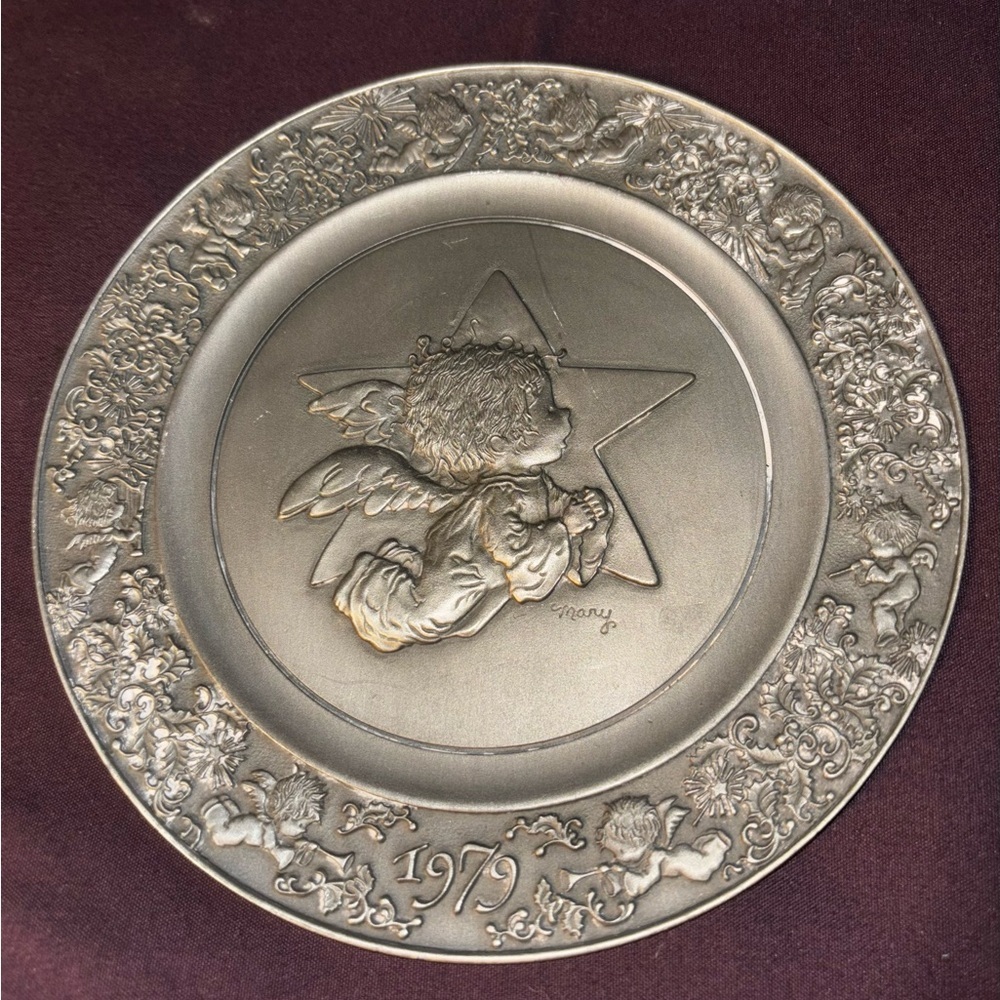 Vintage Hallmark 1979 Pewter Little Gallery
